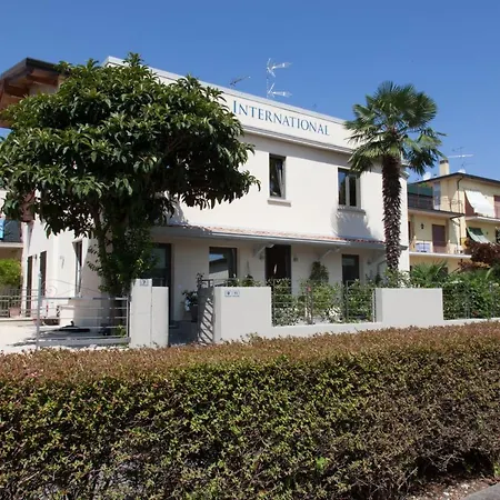 International & Apartment Sirmione